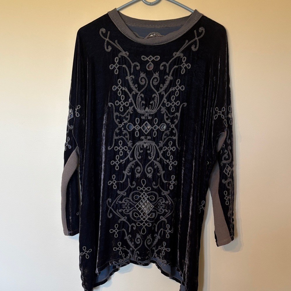 Johnny Was Navy Velvet Tunic with Gray Embroidered Filigree